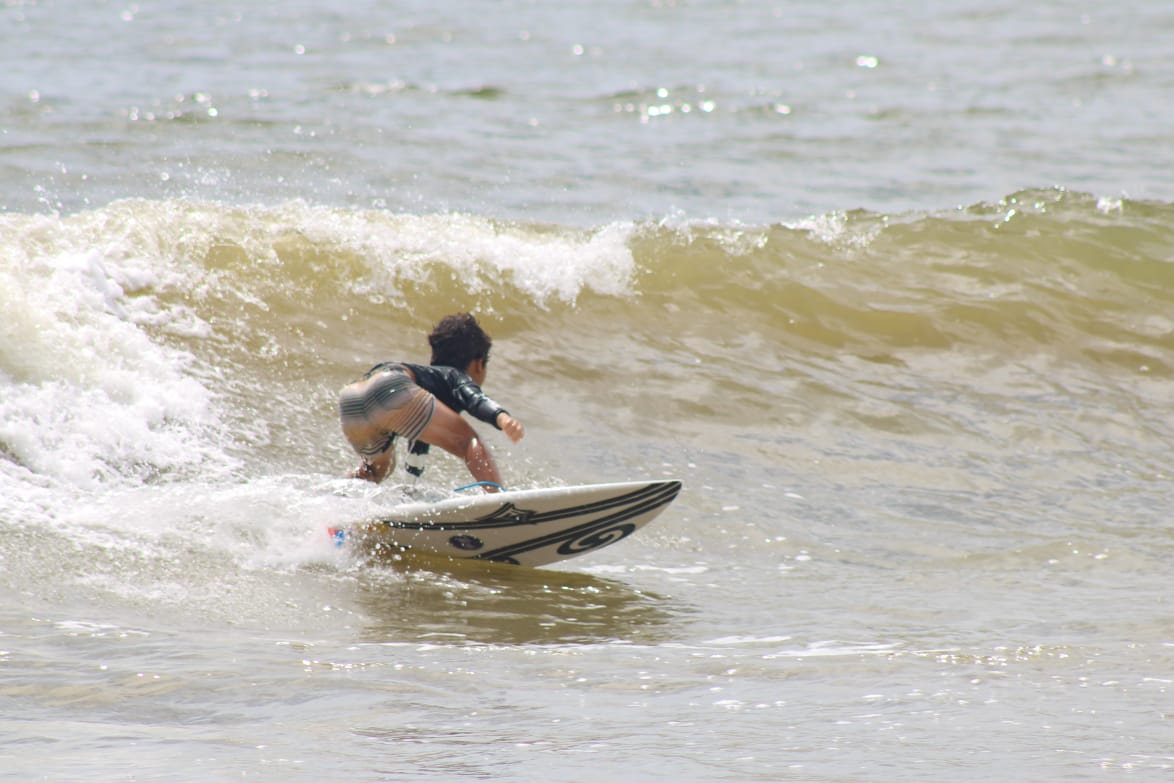 Em tempos de pandemia, Noronha tem campeonato de surfe online